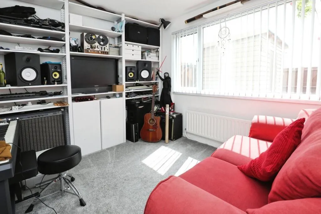 Bootle, Merseyside, L30 0RF - Online Auctions