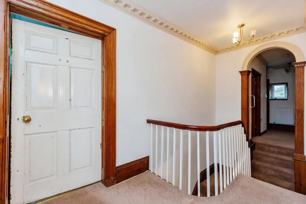 Hadfield, Glossop, Derbyshire, SK13 1NT - Online Auctions
