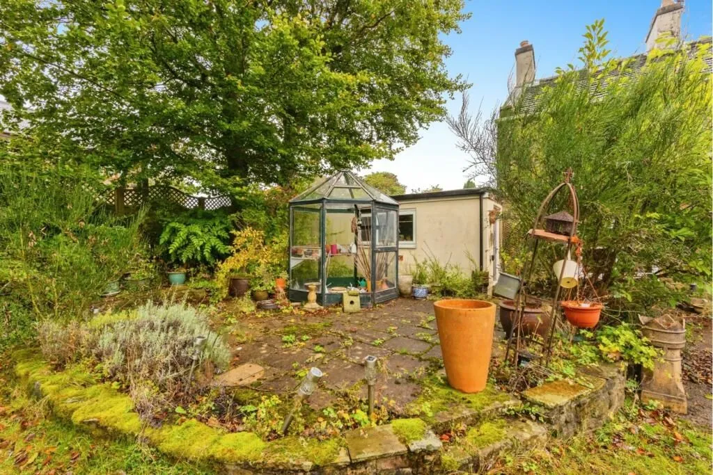 Hadfield, Glossop, Derbyshire, SK13 1NT - Online Auctions