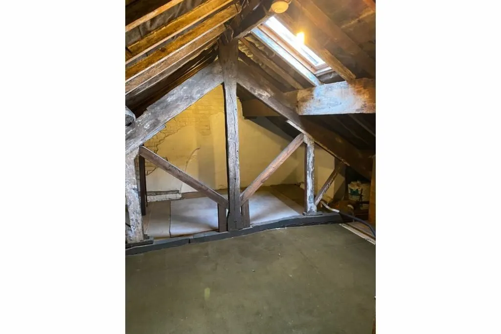 Hadfield, Glossop, Derbyshire, SK13 1NT - Online Auctions