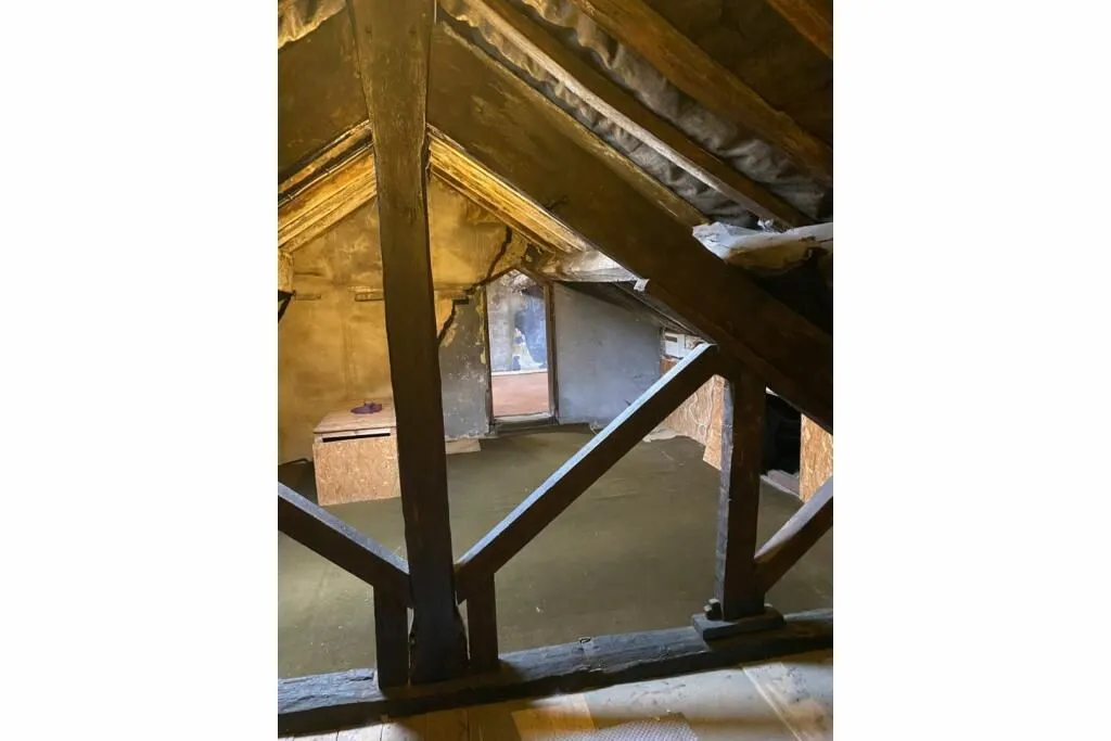 Hadfield, Glossop, Derbyshire, SK13 1NT - Online Auctions