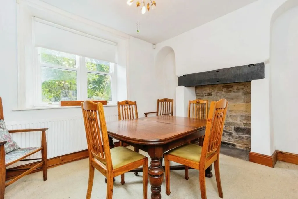 Hadfield, Glossop, Derbyshire, SK13 1NT - Online Auctions