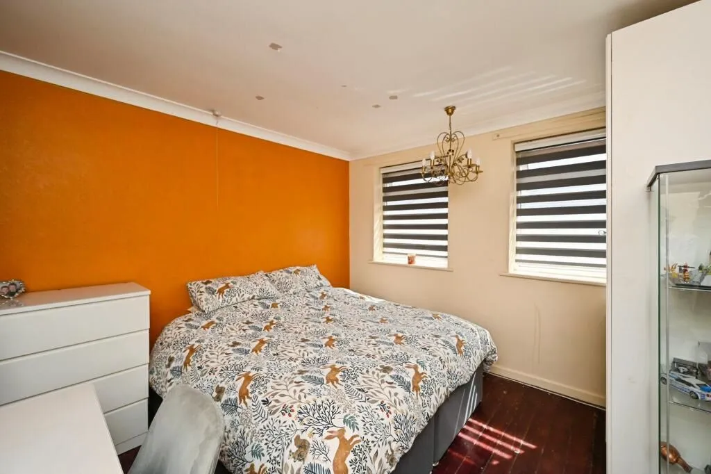 Forest Town, Mansfield, Nottinghamshire, NG19 0DP - Online Auctions