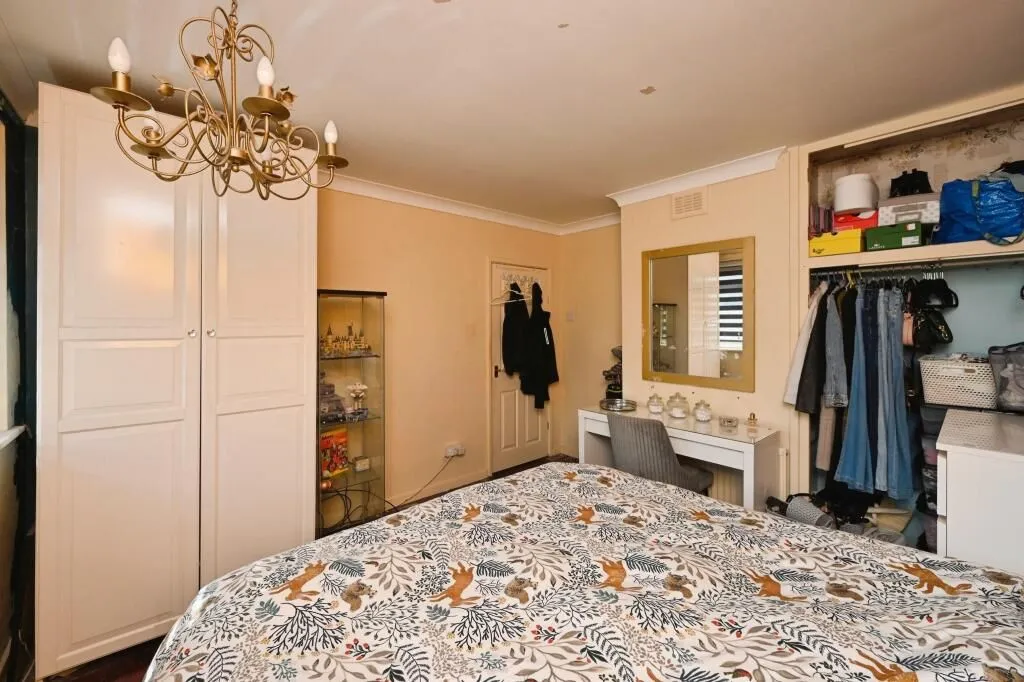 Forest Town, Mansfield, Nottinghamshire, NG19 0DP - Online Auctions