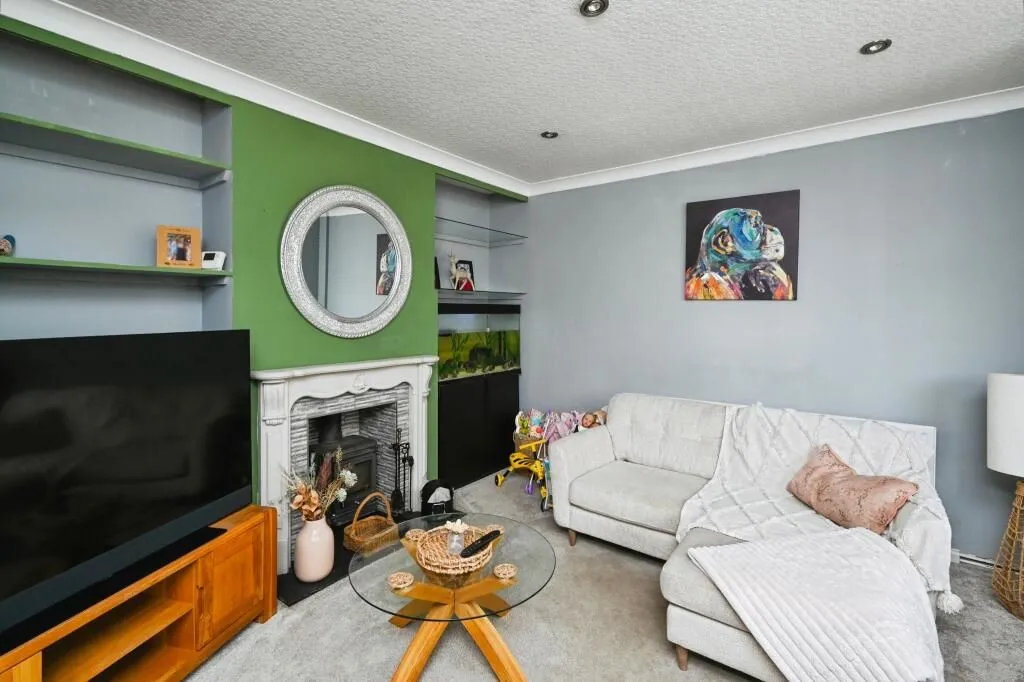 Forest Town, Mansfield, Nottinghamshire, NG19 0DP - Online Auctions