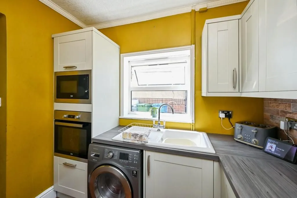 Forest Town, Mansfield, Nottinghamshire, NG19 0DP - Online Auctions