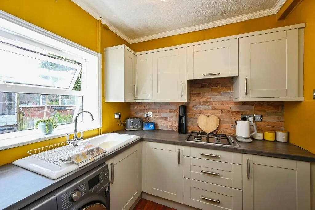 Forest Town, Mansfield, Nottinghamshire, NG19 0DP - Online Auctions