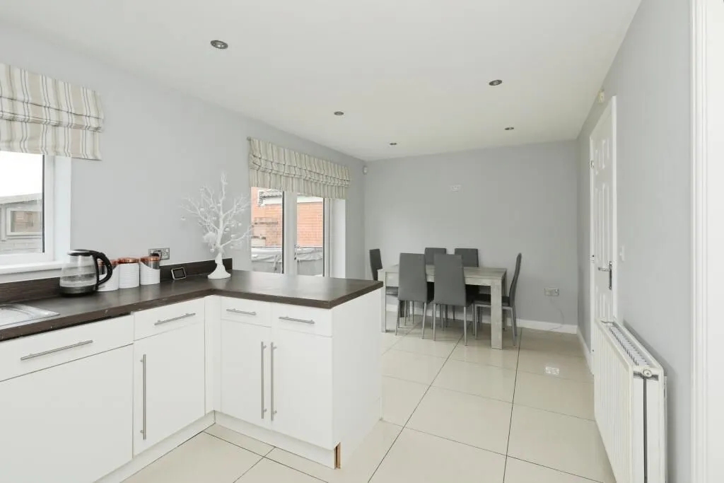 Harworth, Doncaster, South Yorkshire, DN11 8DA - Online Auctions