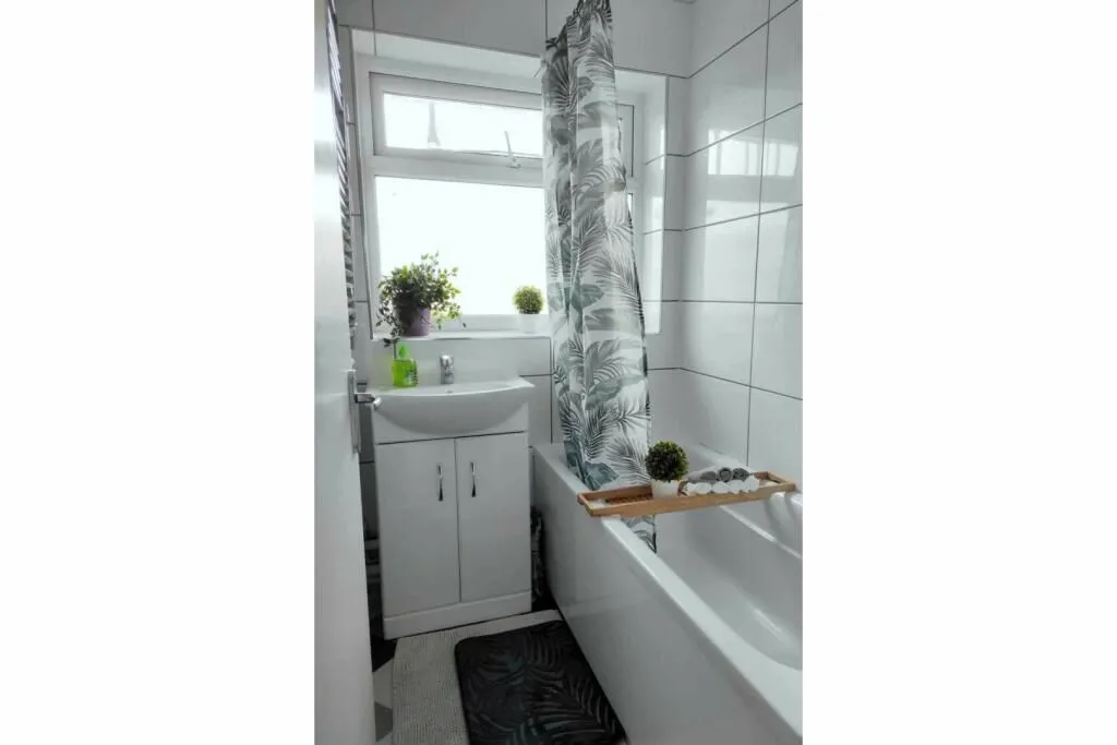 Burton-on-Trent, Staffordshire, DE14 2HU - Online Auctions