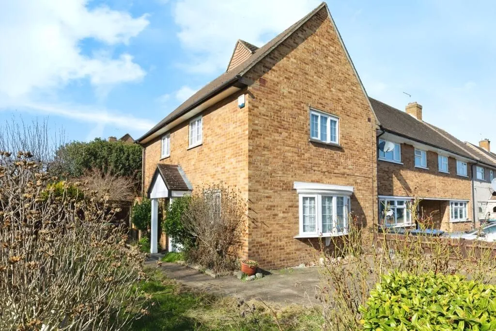 Enfield, Middlesex, EN1 4NU - Online Auctions