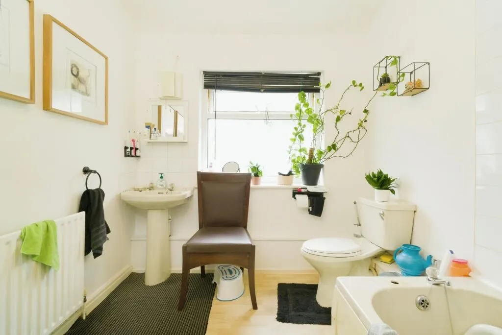 Birmingham, West Midlands, B27 7AU - Online Auctions