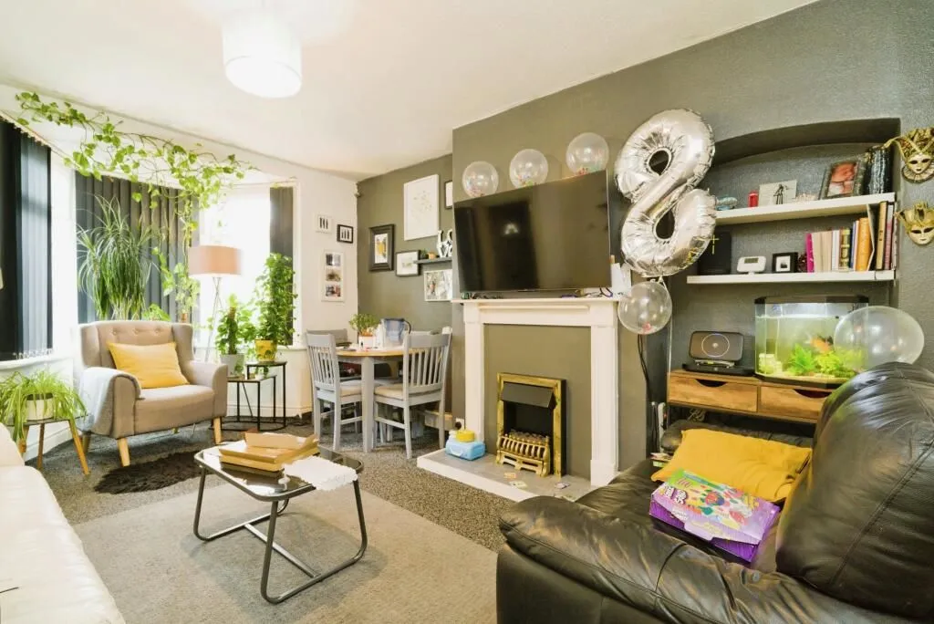 Birmingham, West Midlands, B27 7AU - Online Auctions