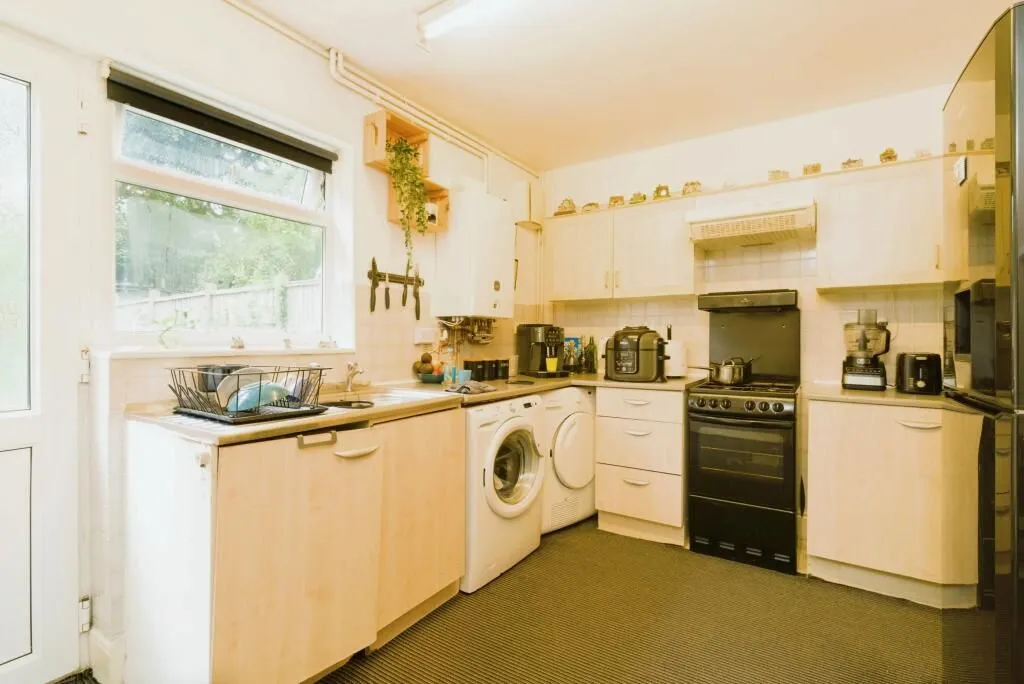 Birmingham, West Midlands, B27 7AU - Online Auctions