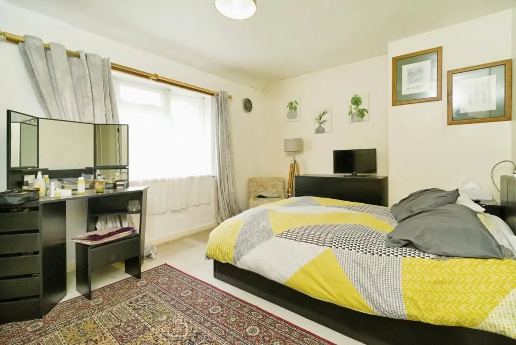 Birmingham, West Midlands, B27 7AU - Online Auctions