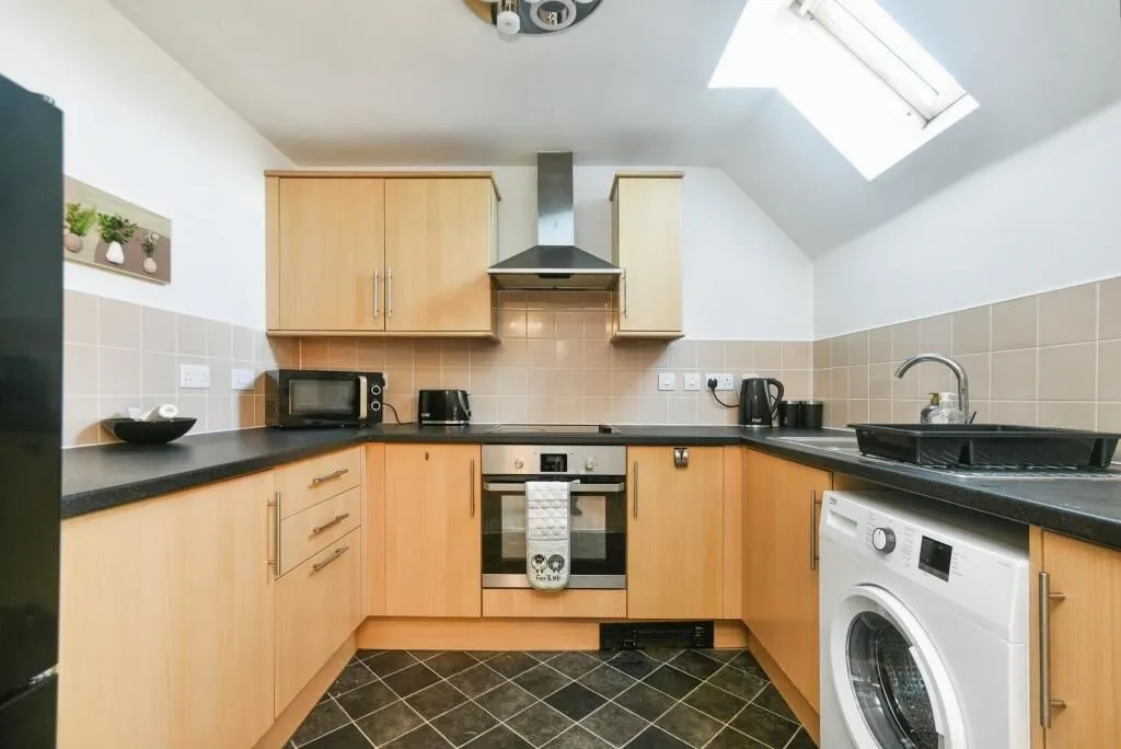 Towpath Gardens, The Moorings, Swindon, Wiltshire, SN1 5AD - Online Auctions
