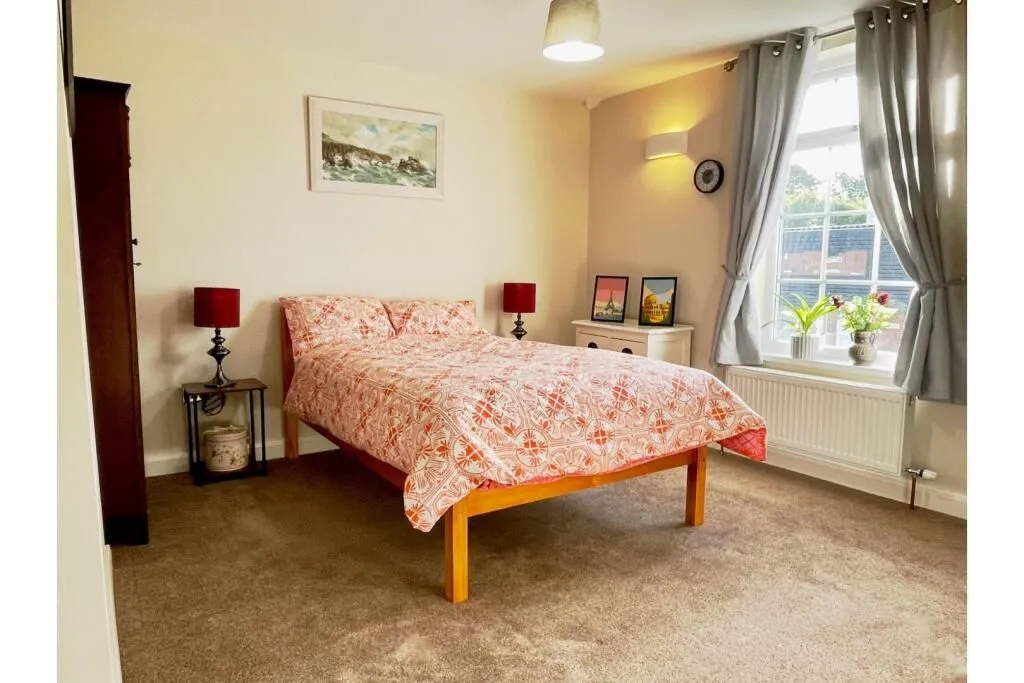 Wakefield, West Yorkshire, WF2 7RB - Online Auctions