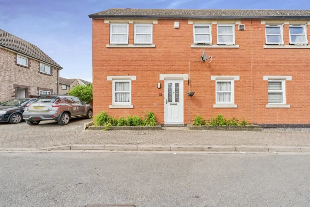 Feltham, Middlesex, TW14 8SQ - Online Auctions