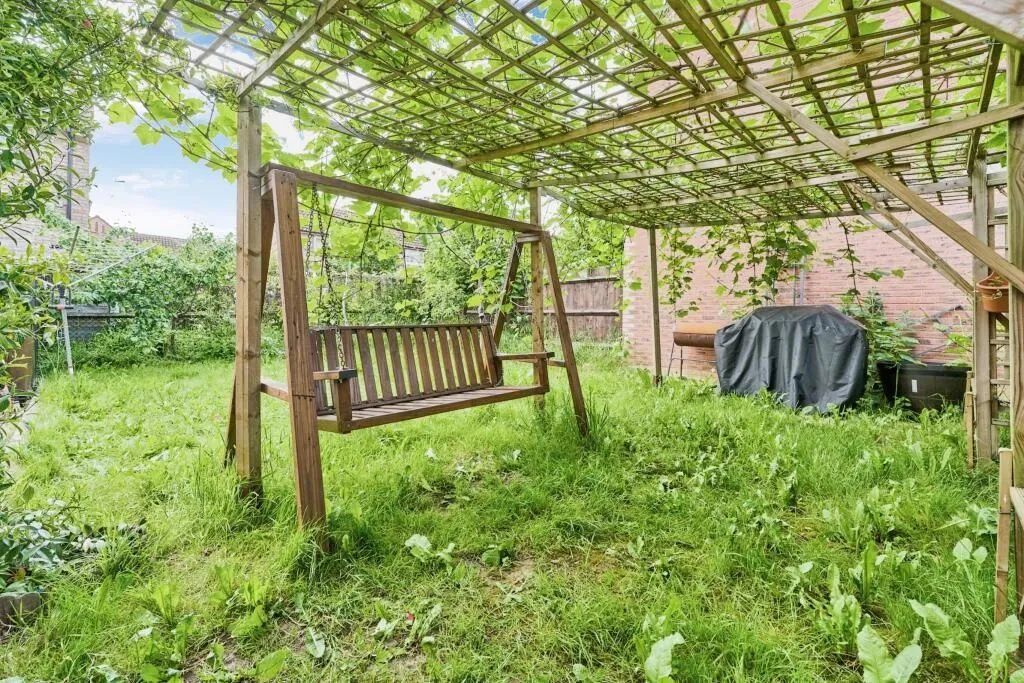 Feltham, Middlesex, TW14 8SQ - Online Auctions