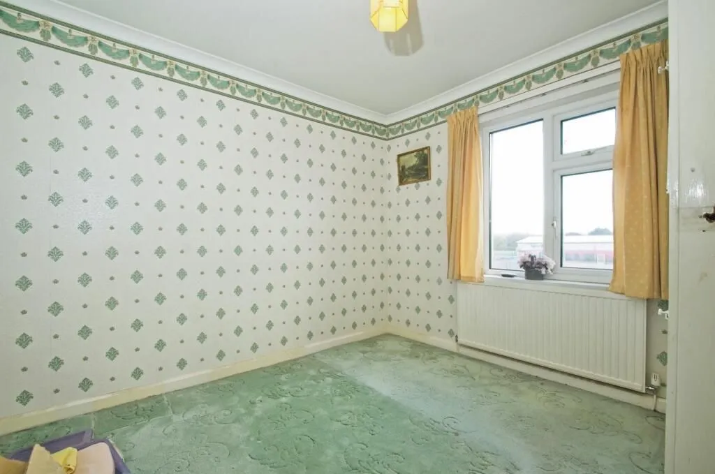 Cardiff, South Glamorgan, CF24 2TF - Online Auctions