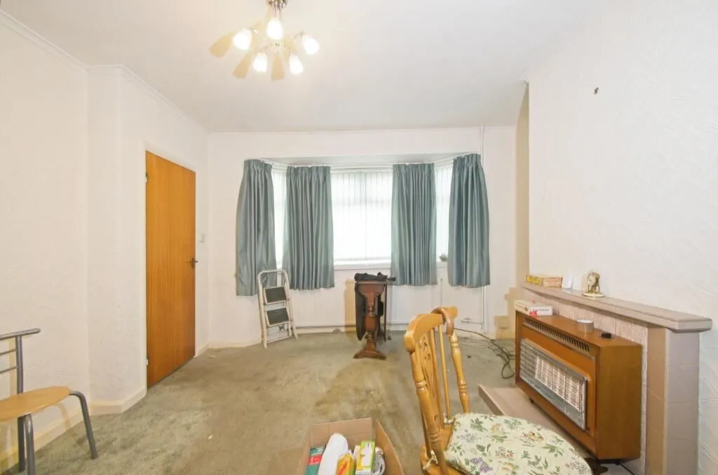 Cardiff, South Glamorgan, CF24 2TF - Online Auctions