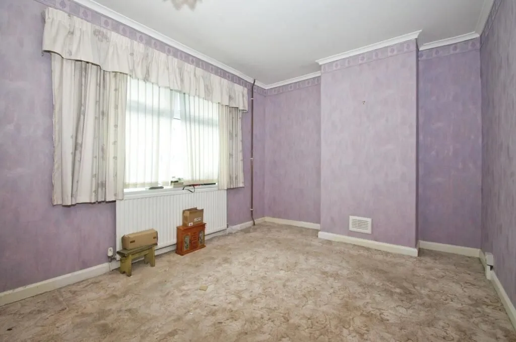 Cardiff, South Glamorgan, CF24 2TF - Online Auctions