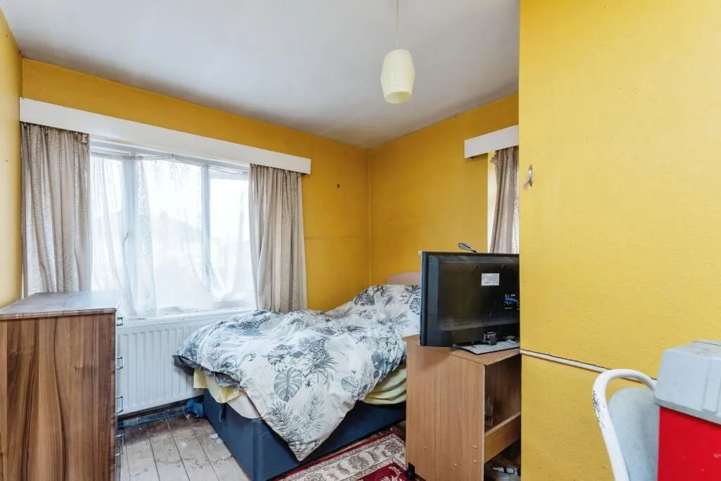 Whitby, Ellesmere Port, Merseyside, CH65 6PA - Online Auctions