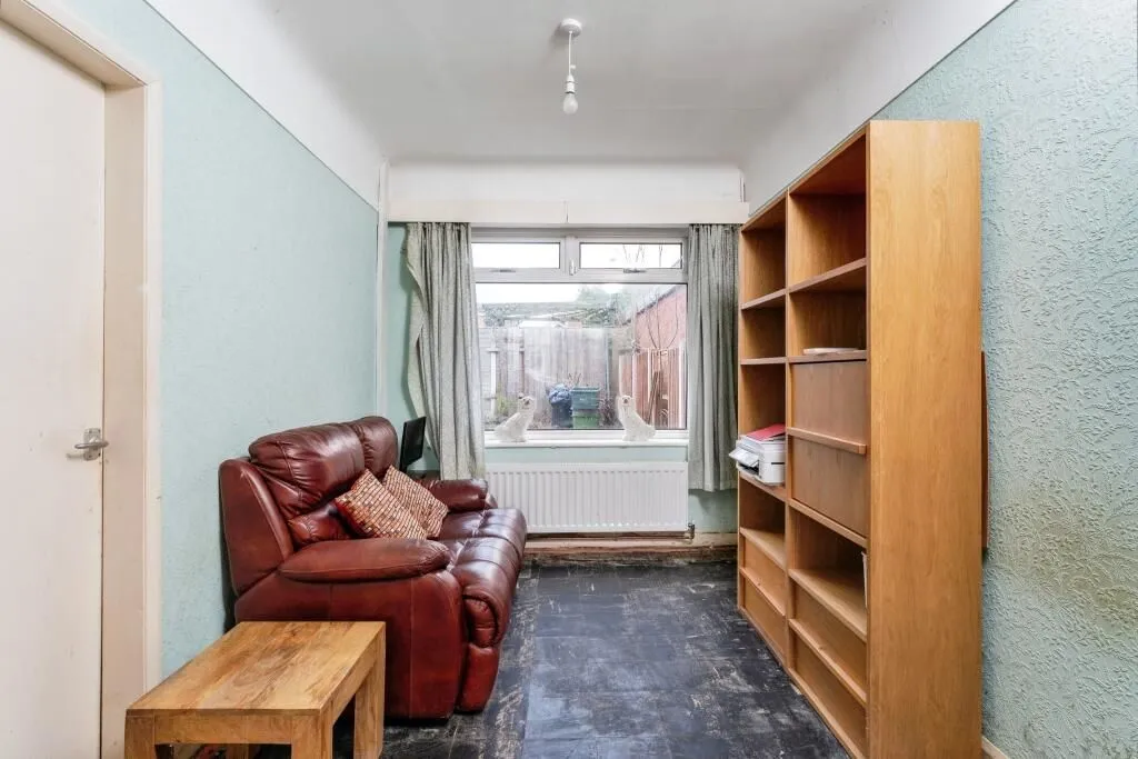 Whitby, Ellesmere Port, Merseyside, CH65 6PA - Online Auctions