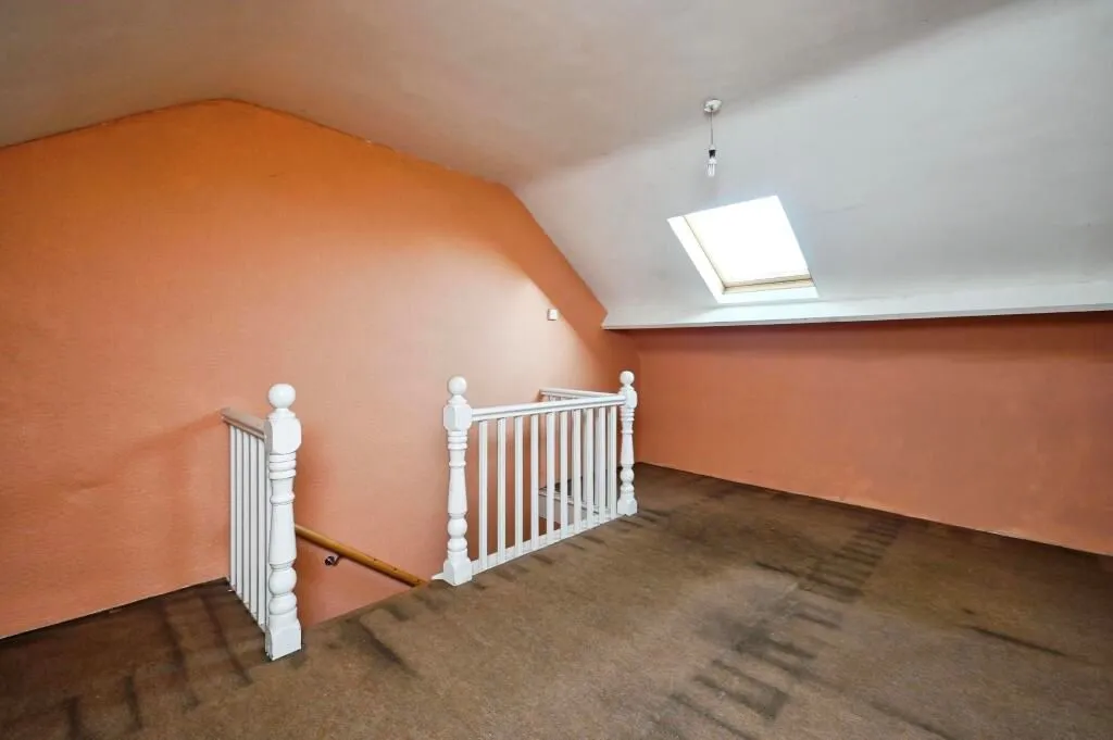 Mansfield, Nottinghamshire, NG18 1TG - Online Auctions