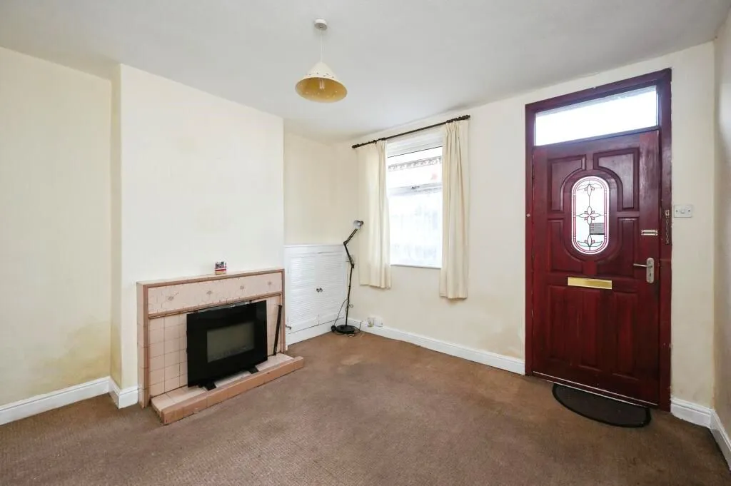 Mansfield, Nottinghamshire, NG18 1TG - Online Auctions