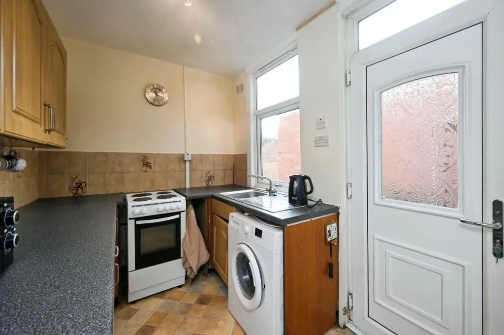 Mansfield, Nottinghamshire, NG18 1TG - Online Auctions