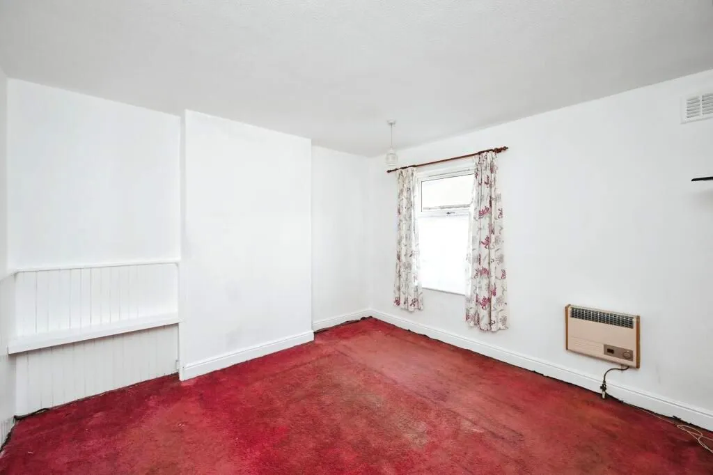 Mansfield, Nottinghamshire, NG18 1TG - Online Auctions