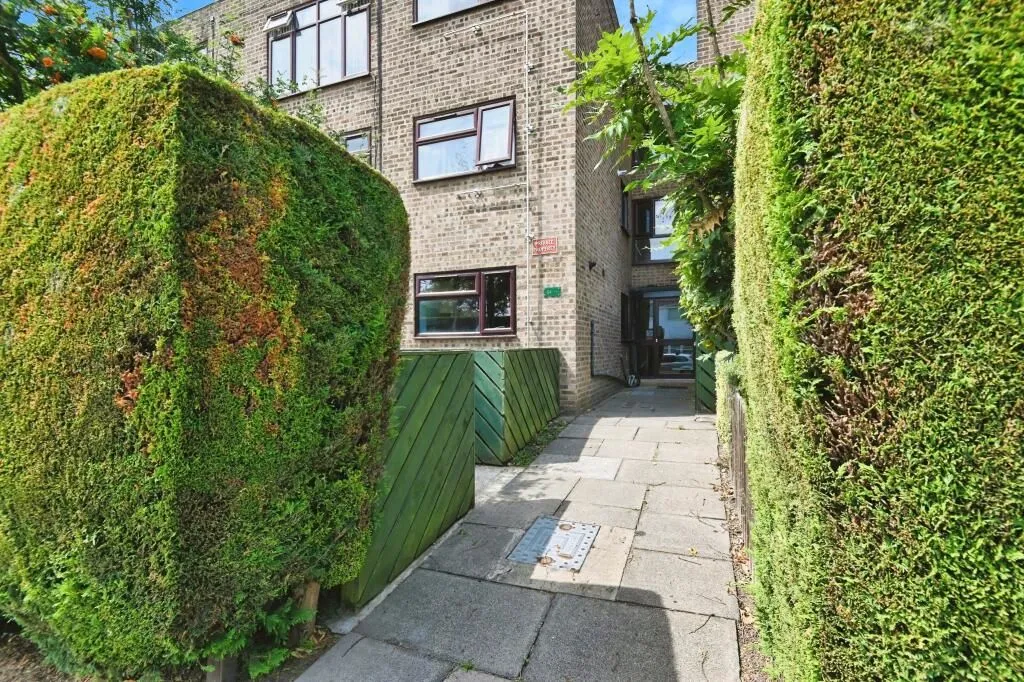 64 Heathmere Drive, Birmingham, West Midlands, B37 5EU - Online Auctions