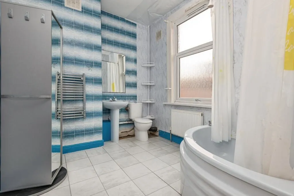 Leeds, West Yorkshire, LS9 9DL - Online Auctions