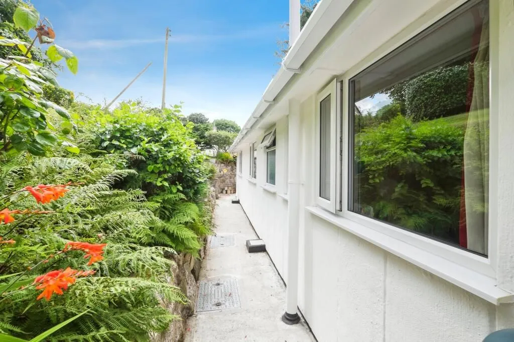 Gwallon, Marazion, Cornwall, TR17 0HJ - Online Auctions