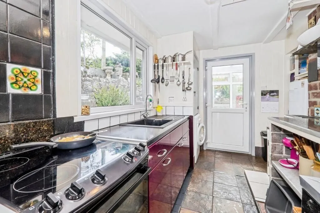 Gwallon, Marazion, Cornwall, TR17 0HJ - Online Auctions