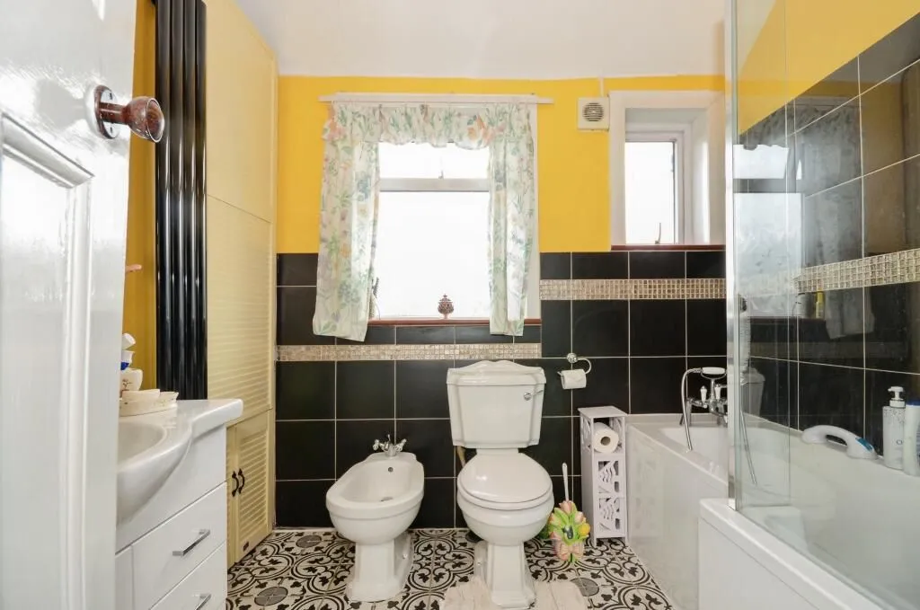 Harrow, Middlesex, HA1 3BS - Online Auctions