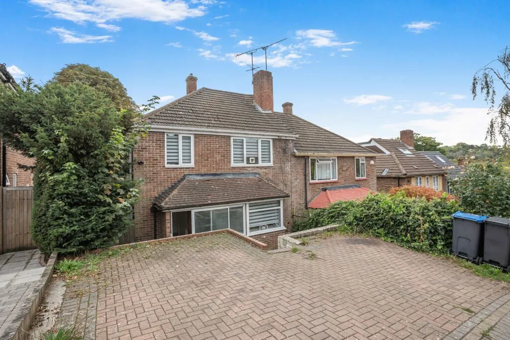 Purley, Surrey, CR8 4BJ - Online Auctions