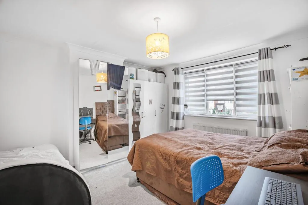 Purley, Surrey, CR8 4BJ - Online Auctions