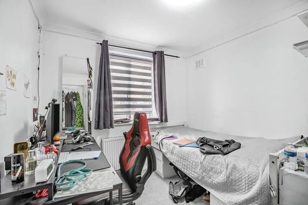 Purley, Surrey, CR8 4BJ - Online Auctions