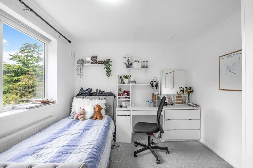 Purley, Surrey, CR8 4BJ - Online Auctions