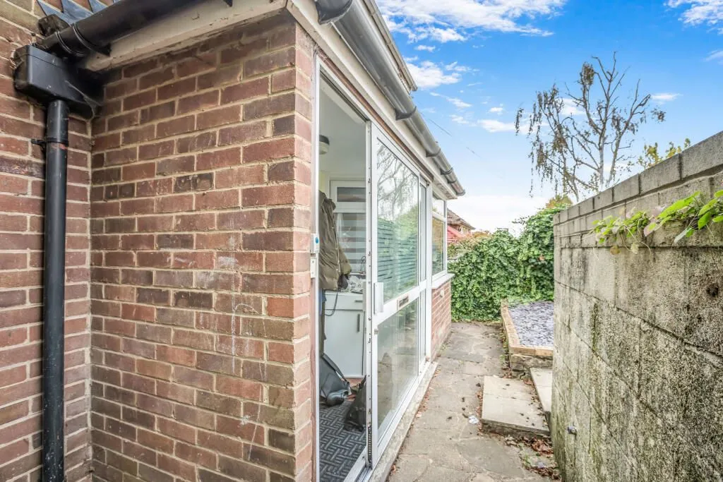 Purley, Surrey, CR8 4BJ - Online Auctions