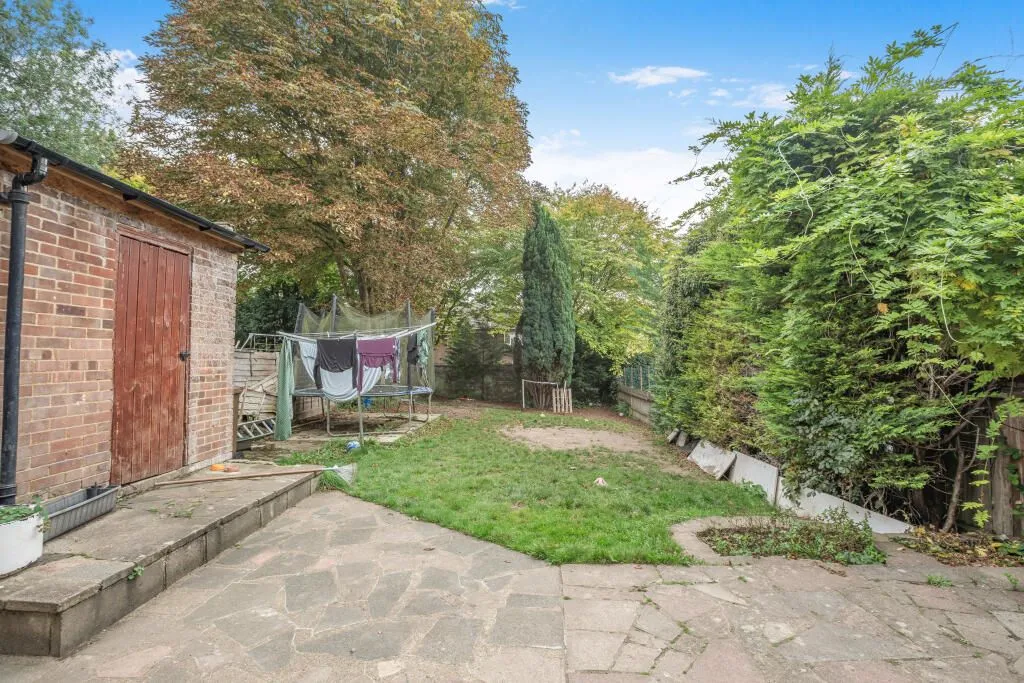 Purley, Surrey, CR8 4BJ - Online Auctions