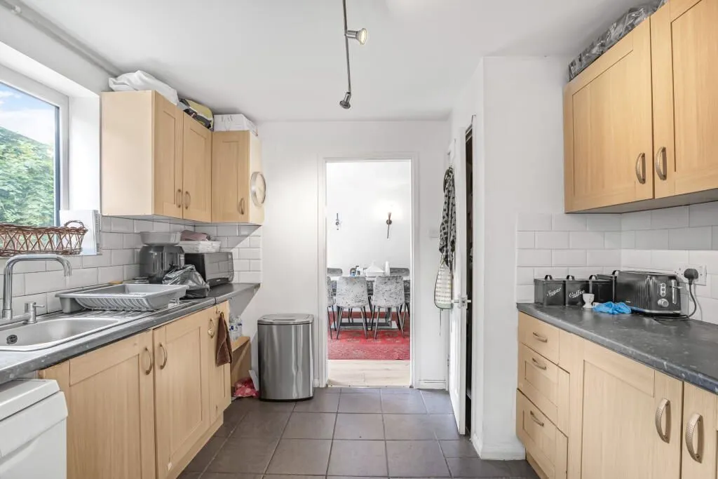 Purley, Surrey, CR8 4BJ - Online Auctions