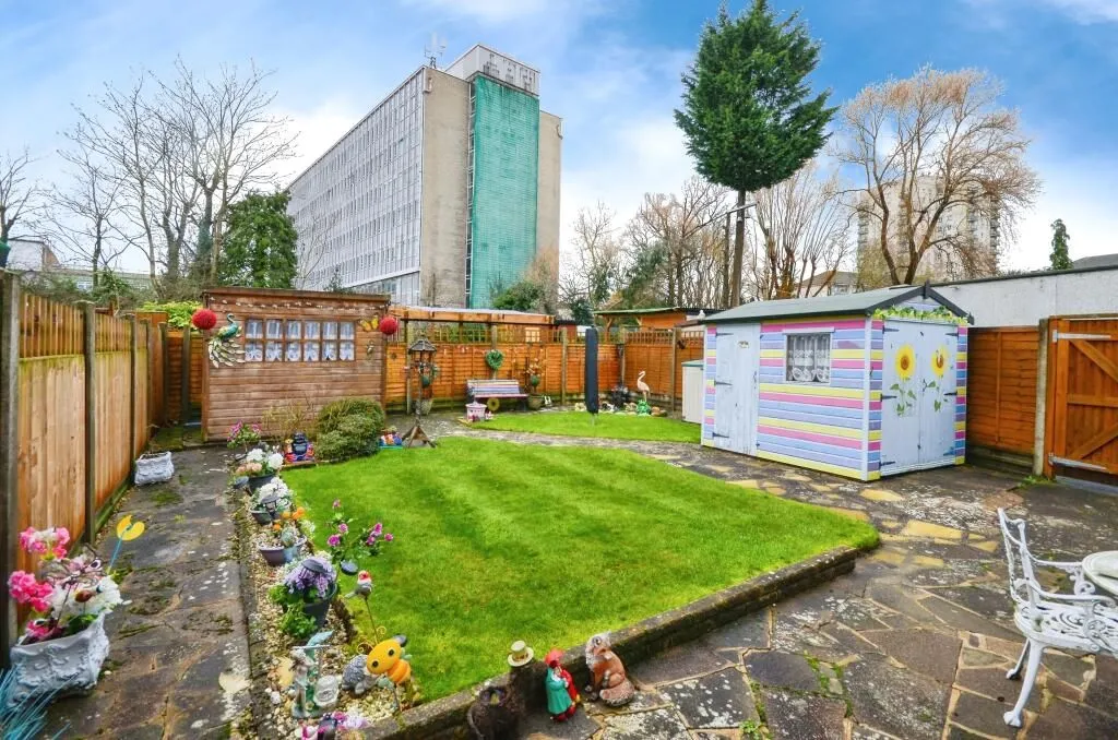 Borehamwood, Hertfordshire, WD6 1NL - Online Auctions
