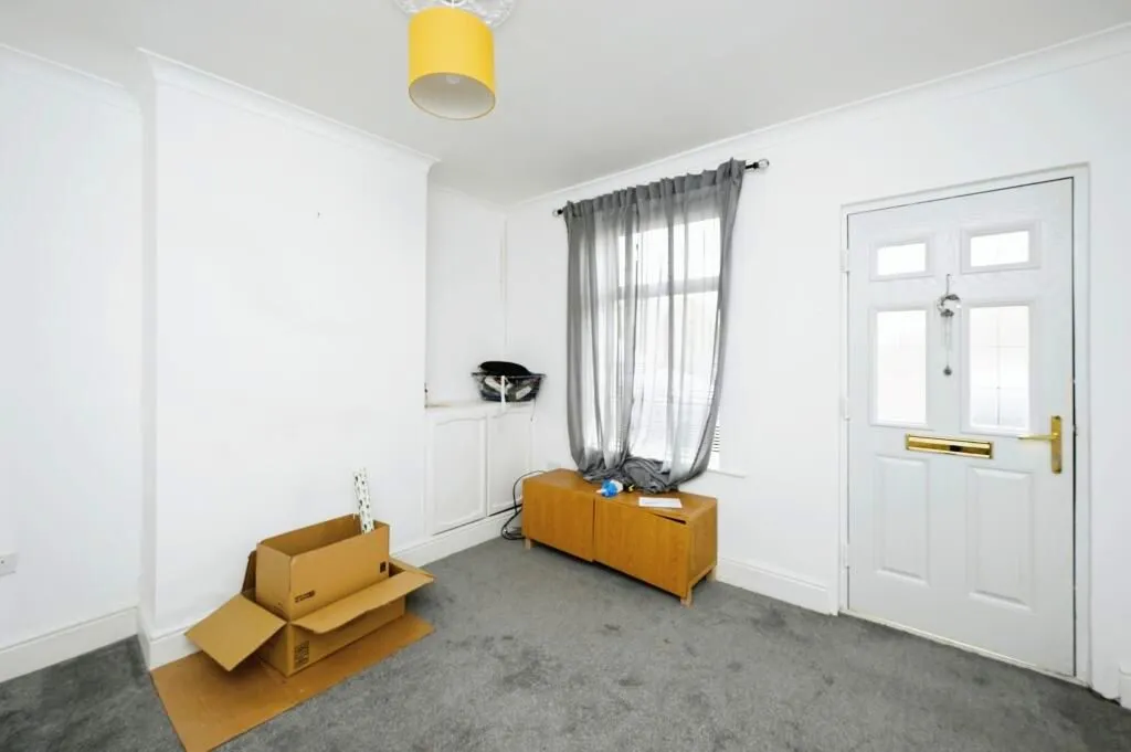 Mansfield Woodhouse, Nottinghamshire, NG19 8ED - Online Auctions