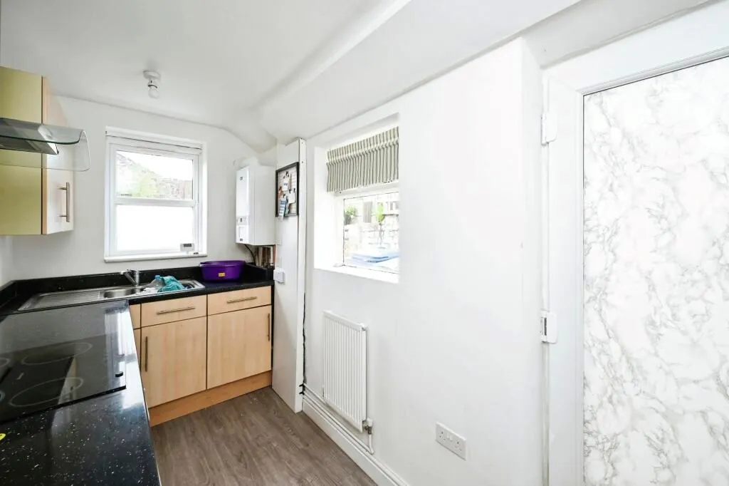 Mansfield Woodhouse, Nottinghamshire, NG19 8ED - Online Auctions