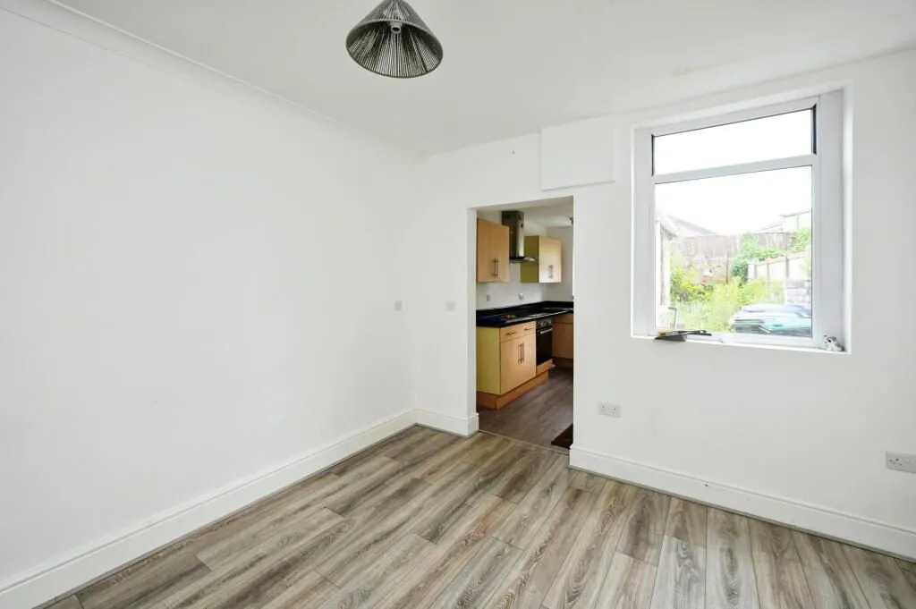 Mansfield Woodhouse, Nottinghamshire, NG19 8ED - Online Auctions