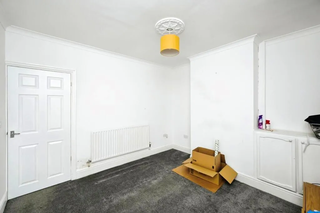 Mansfield Woodhouse, Nottinghamshire, NG19 8ED - Online Auctions