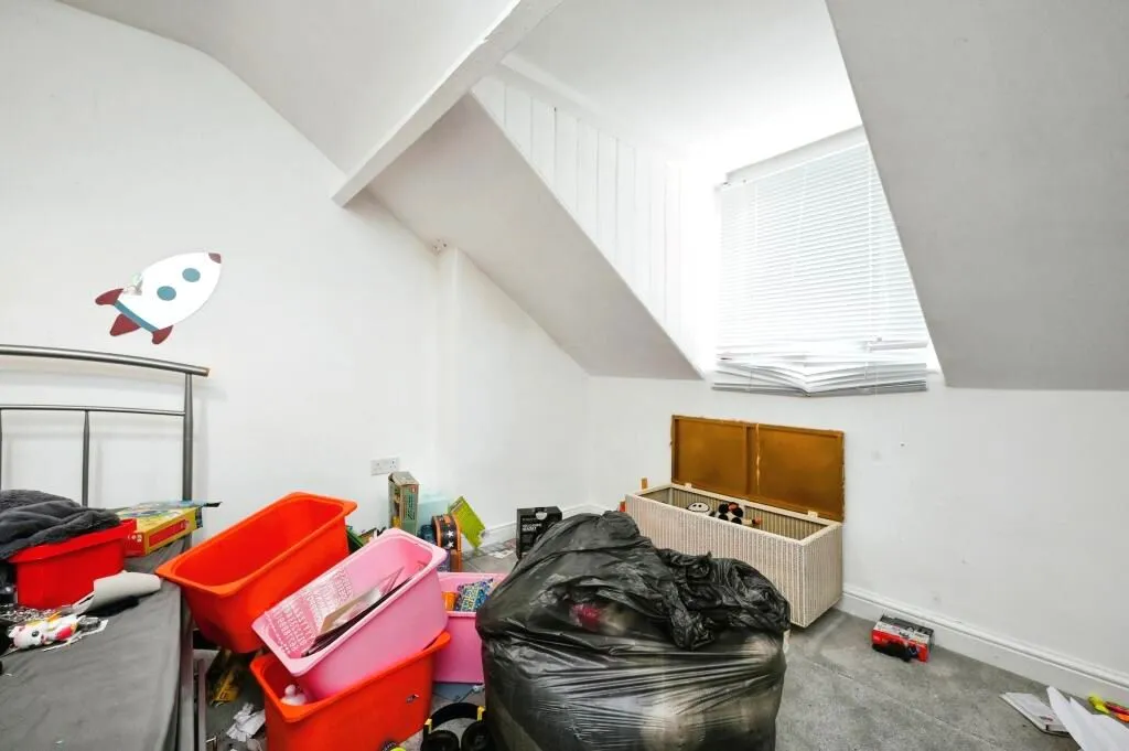 Mansfield Woodhouse, Nottinghamshire, NG19 8ED - Online Auctions