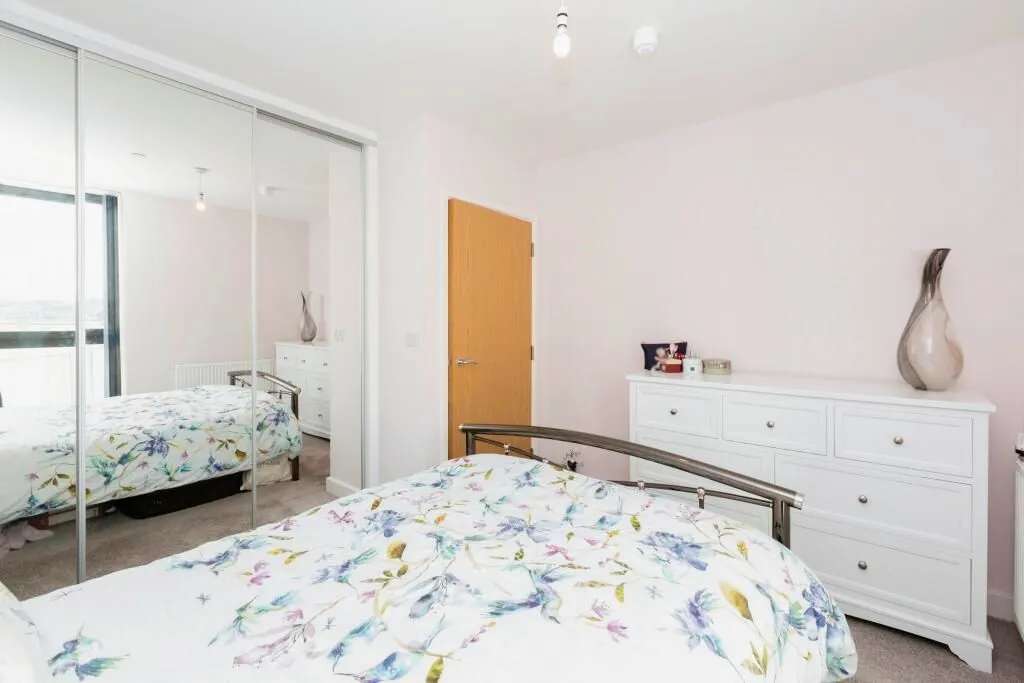 Connaught Heights, 2 Agnes George Walk, London, E16 2FP - Online Auctions